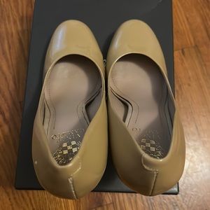 Vince Camuto Pumps size 8.5m like new